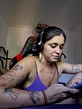 Snapshot of luuhcat09 chatting on October 24, 6:15 pm luuhcat09 online show from October 24, 6:15 pm