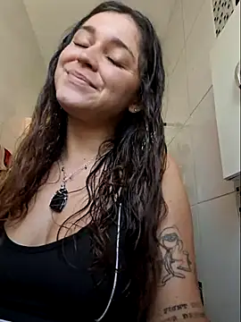 Snapshot of luuhcat09 chatting on November 11, 4:51 pm luuhcat09 online show from November 11, 4:51 pm