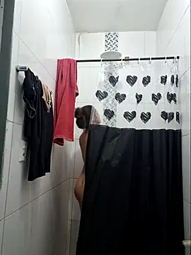 Snapshot of luuhcat09 chatting on November 17, 9:53 pm luuhcat09 online show from November 17, 9:53 pm