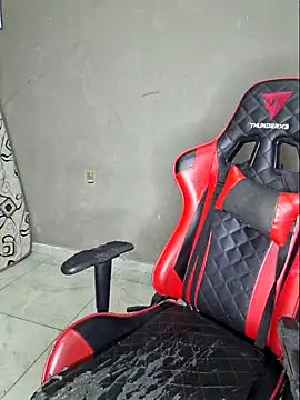 Snapshot of luuhcat09 chatting on November 20, 10:42 pm luuhcat09 online show from November 20, 10:42 pm