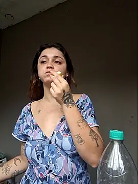 Snapshot of luuhcat09 chatting on November 24, 6:51 pm luuhcat09 online show from November 24, 6:51 pm