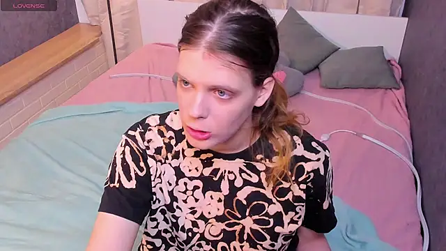 KIKI Krash online show from March 15, 10:43 am