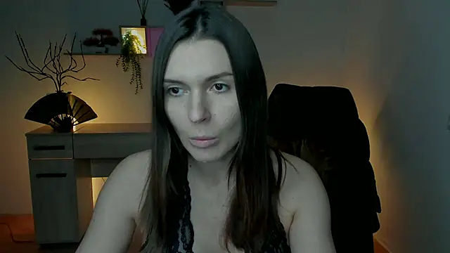 Snapshot of EricaPowers chatting on December 10, 10:17 am EricaPowers online show from December 10, 10:17 am