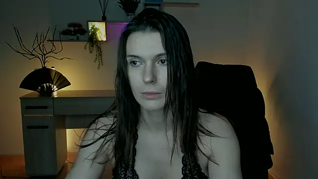Snapshot of EricaPowers chatting on December 12, 10:34 am EricaPowers online show from December 12, 10:34 am