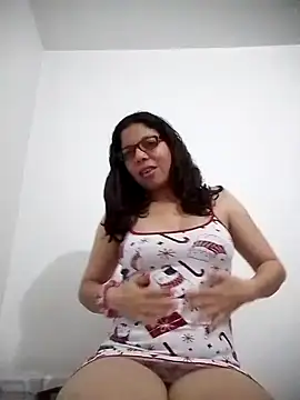 Carliina Soussa online show from February 4, 4:37 am