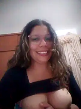 Snapshot of Carliina_Soussa chatting on February 2, 1:48 am Carliina Soussa online show from February 2, 1:48 am