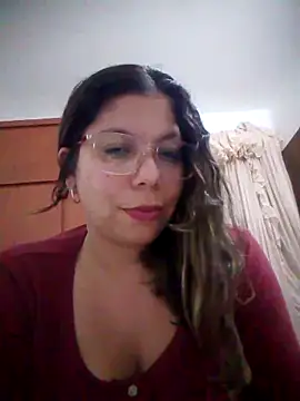 Snapshot of Carliina_Soussa chatting on February 3, 11:43 pm Carliina Soussa online show from February 3, 11:43 pm