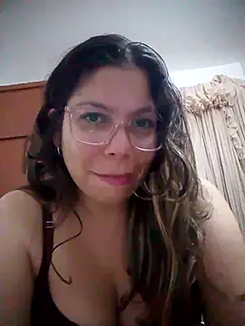 Snapshot of Carliina_Soussa chatting on February 4, 11:42 pm Carliina Soussa online show from February 4, 11:42 pm