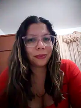 Snapshot of Carliina_Soussa chatting on February 5, 11:31 pm Carliina Soussa online show from February 5, 11:31 pm