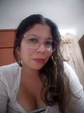 Snapshot of Carliina_Soussa chatting on February 6, 11:19 pm Carliina Soussa online show from February 6, 11:19 pm
