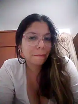 Snapshot of Carliina_Soussa chatting on February 11, 2:49 am Carliina Soussa online show from February 11, 2:49 am