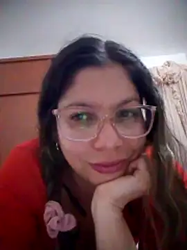 Snapshot of Carliina_Soussa chatting on February 17, 11:33 pm Carliina Soussa online show from February 17, 11:33 pm