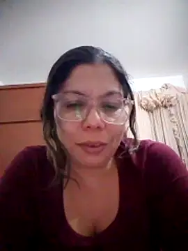 Snapshot of Carliina_Soussa chatting on February 23, 11:24 pm Carliina Soussa online show from February 23, 11:24 pm