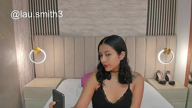 laura smith33 online show from November 5, 2:39 pm