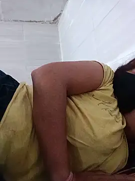 Snapshot of illay_love chatting on June 20, 3:31 am illay love online show from June 20, 3:31 am