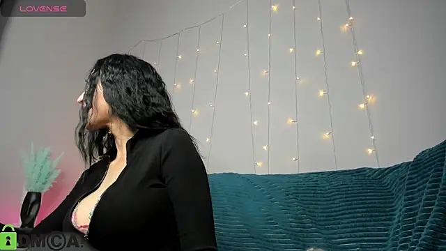 Margaret Clark  online show from January 29, 9:33 am