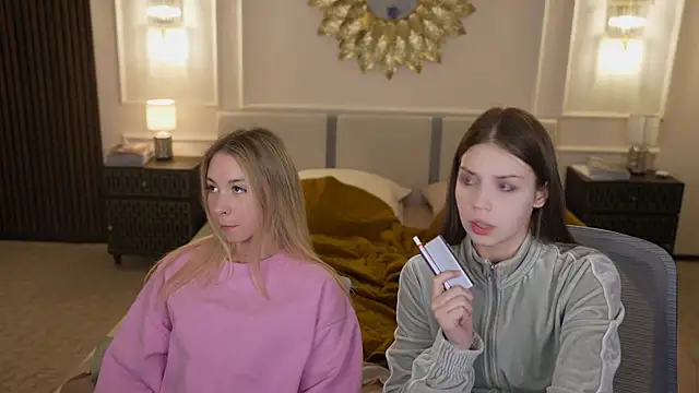 Snapshot of Beatrice_054 chatting on February 5, 9:15 am Beatrice 054 online show from February 5, 9:15 am