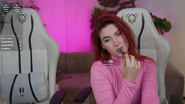 Snapshot of Beatrice_054 chatting on February 5, 7:53 pm Beatrice 054 online show from February 5, 7:53 pm