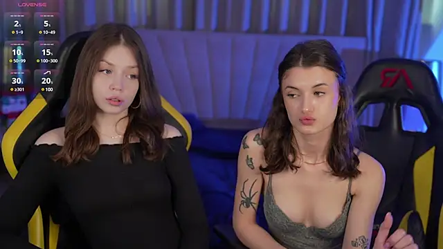 Snapshot of Beatrice_054 chatting on February 10, 12:18 pm Beatrice 054 online show from February 10, 12:18 pm