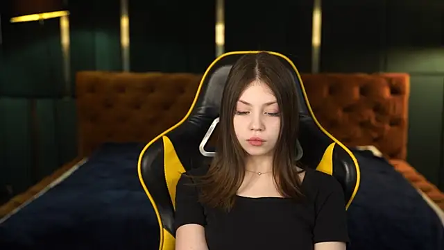 Snapshot of Beatrice_054 chatting on February 12, 12:12 pm Beatrice 054 online show from February 12, 12:12 pm