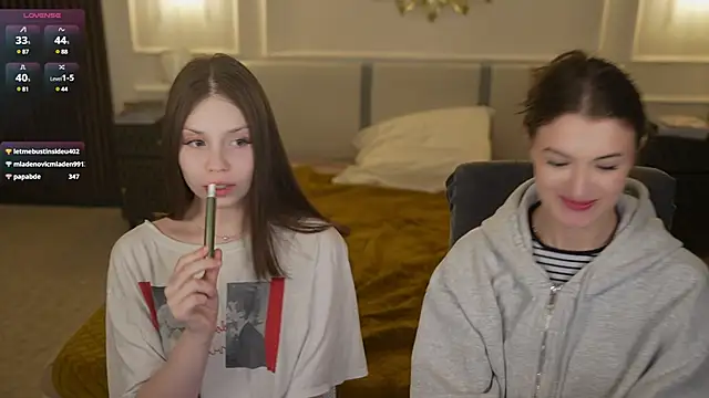 Snapshot of Beatrice_054 chatting on February 13, 10:23 am Beatrice 054 online show from February 13, 10:23 am