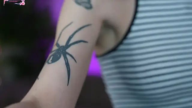 Snapshot of Beatrice_054 chatting on February 28, 9:15 am Beatrice 054 online show from February 28, 9:15 am