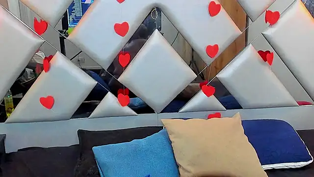 Nahomi-Hill online show from February 16, 1:36 am