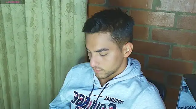 Snapshot of Leandro_valenzuela chatting on February 16, 12:08 am Leandro valenzuela online show from February 16, 12:08 am