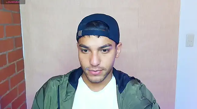 Snapshot of Leandro_valenzuela chatting on March 3, 2:48 pm Leandro valenzuela online show from March 3, 2:48 pm
