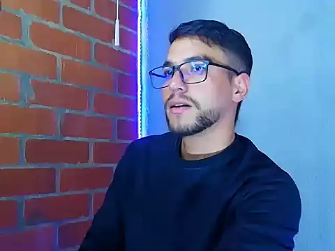 Snapshot of Leandro_valenzuela chatting on September 15, 9:59 pm Leandro valenzuela online show from September 15, 9:59 pm