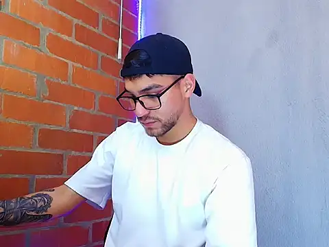 Snapshot of Leandro_valenzuela chatting on September 29, 5:40 pm Leandro valenzuela online show from September 29, 5:40 pm