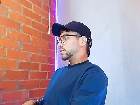Snapshot of Leandro_valenzuela chatting on October 6, 6:38 pm Leandro valenzuela online show from October 6, 6:38 pm