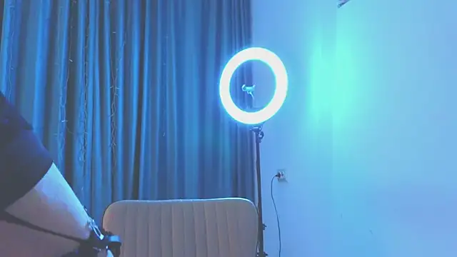 AudreyMell online show from April 3, 2:15 pm