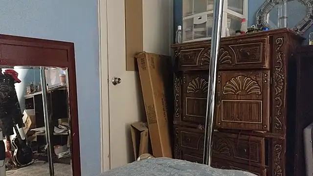 Sandrasaa online show from December 5, 7:49 am