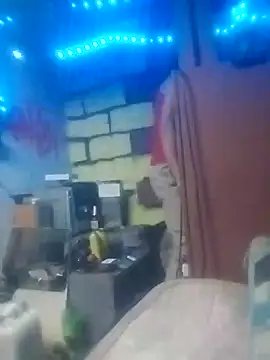 Snapshot of _Dmente_ chatting on March 18, 6:57 am Dmente online show from March 18, 6:57 am