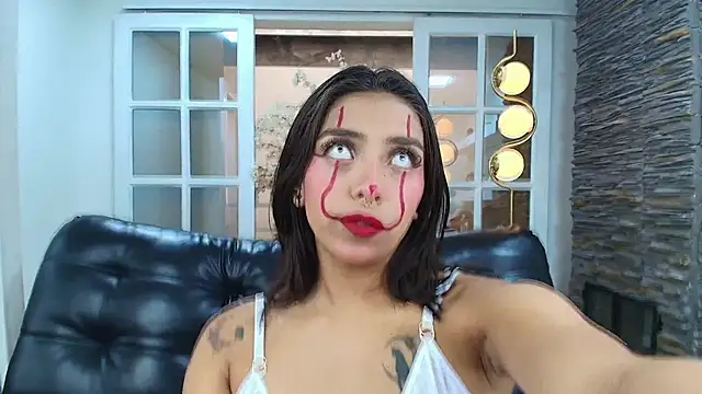 miss collins online show from October 31, 6:09 pm