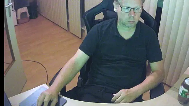 kinkyslet8 online show from September 18, 8:22 pm