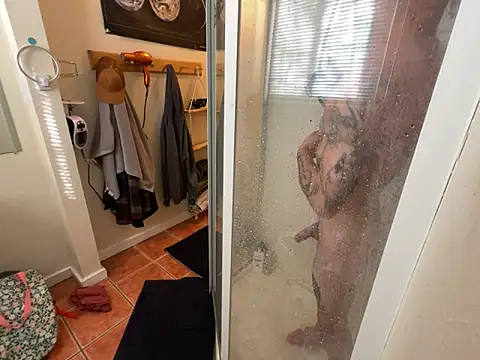 Snapshot of RuffClvb chatting on December 27, 5:48 pm RuffClvb online show from December 27, 5:48 pm