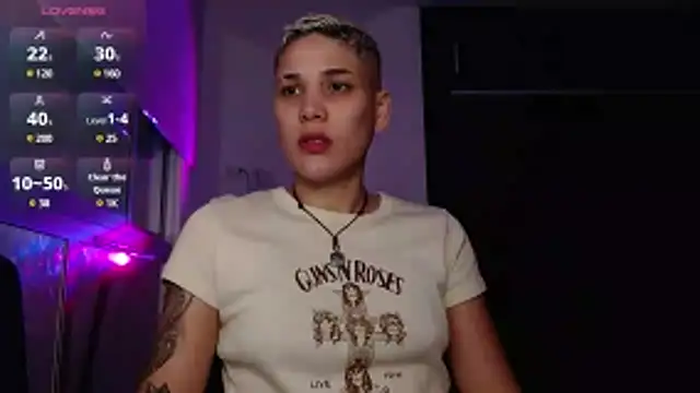 Snapshot of Charlee_pink chatting on December 4, 9:51 am Charlee pink online show from December 4, 9:51 am