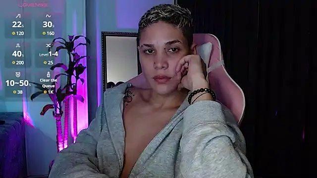 Snapshot of Charlee_pink chatting on December 16, 7:26 am Charlee pink online show from December 16, 7:26 am