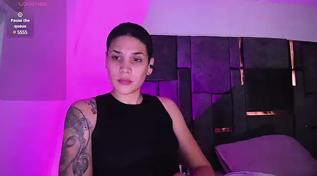 Snapshot of Charlee_pink chatting on February 13, 3:07 am Charlee pink online show from February 13, 3:07 am