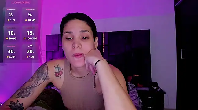 Snapshot of Charlee_pink chatting on February 28, 8:18 pm Charlee pink online show from February 28, 8:18 pm