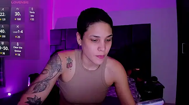 Snapshot of Charlee_pink chatting on February 28, 11:23 pm Charlee pink online show from February 28, 11:23 pm