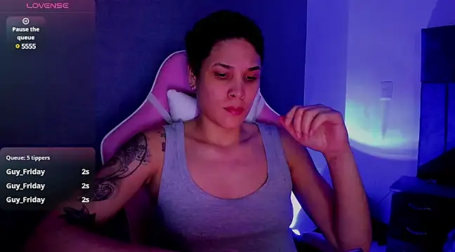 Snapshot of Charlee_pink chatting on March 16, 3:36 am Charlee pink online show from March 16, 3:36 am