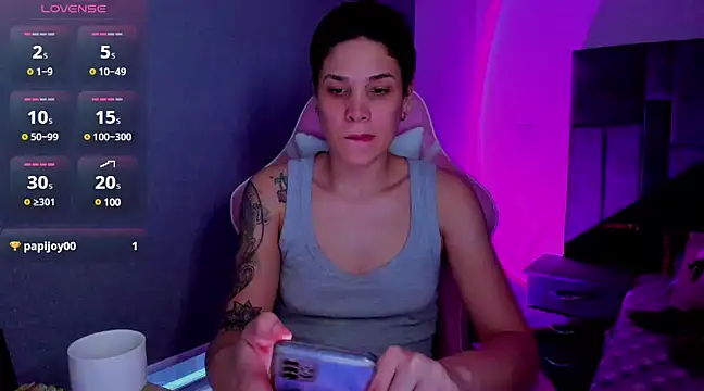 Snapshot of Charlee_pink chatting on March 16, 11:04 pm Charlee pink online show from March 16, 11:04 pm