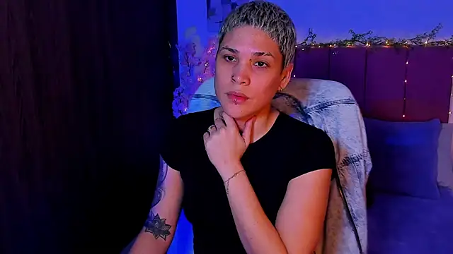 Snapshot of Charlee_pink chatting on October 15, 6:52 pm Charlee pink online show from October 15, 6:52 pm