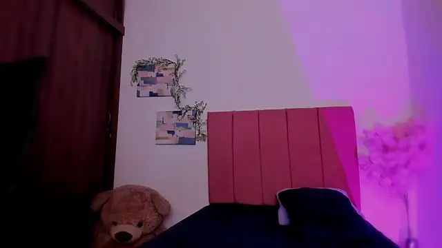 Charlee pink online show from February 14, 3:58 am