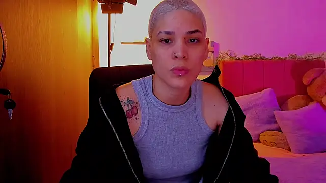 Charlee pink online show from March 30, 8:32 pm