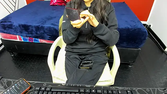 Abrillee1 online show from January 9, 7:29 pm