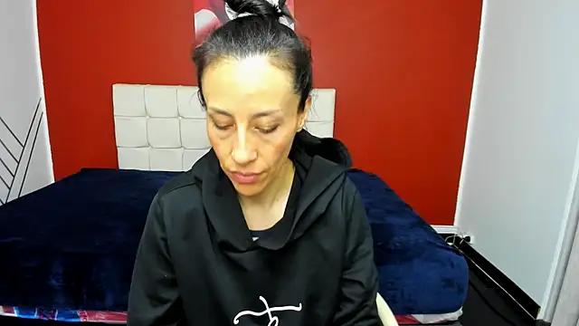 Abrillee1 online show from January 12, 12:07 am